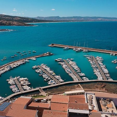 Rocce Rosse Sardinia Aparthotel อิโซลา โรสซา ภายนอก รูปภาพ