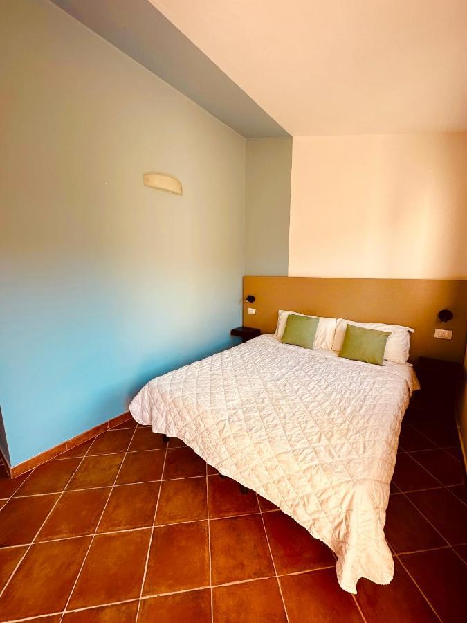Rocce Rosse Sardinia Aparthotel อิโซลา โรสซา ภายนอก รูปภาพ